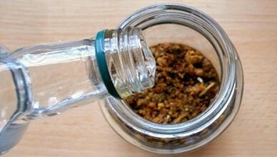 propolis နှင့်ပျားရည်ကိုထောက်ပံ့ရန်